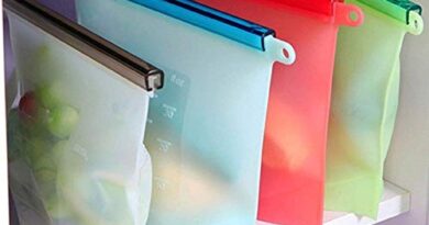 Lukzer 4PC Reusable Silicone Food Storage Bag Containers Airtight Seal Leakproof Freezer Bag (size-20x17x15cm - capacity-1000 ml )
